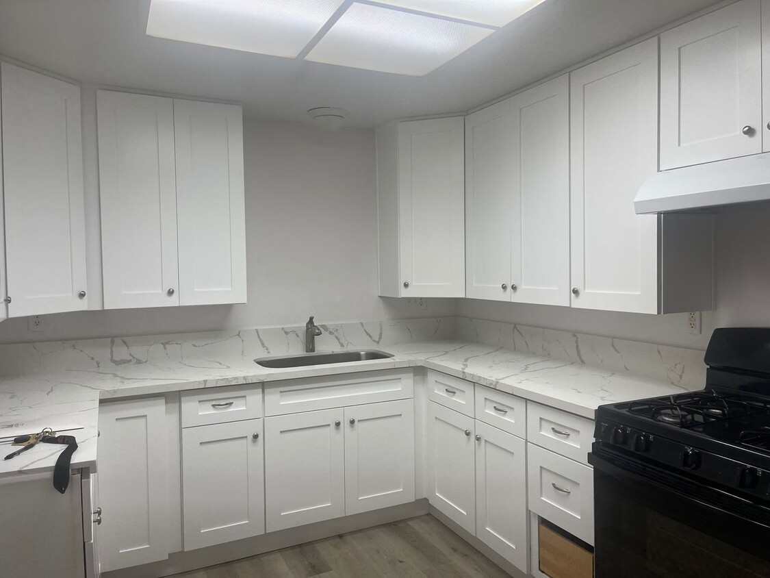 Primary Photo - W. Connecticut Ave