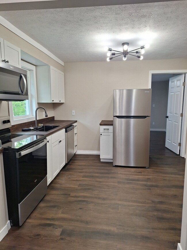 Foto del edificio - 2404 Overlook Rd