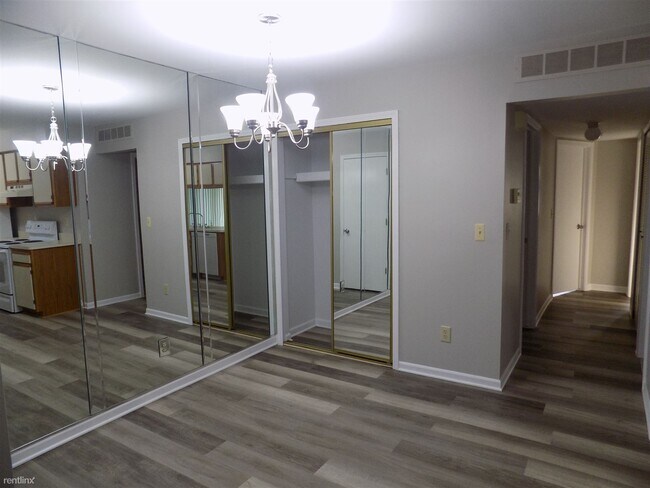 Building Photo - 2 br, 1 bath Condo - 38541 Wellington Dr