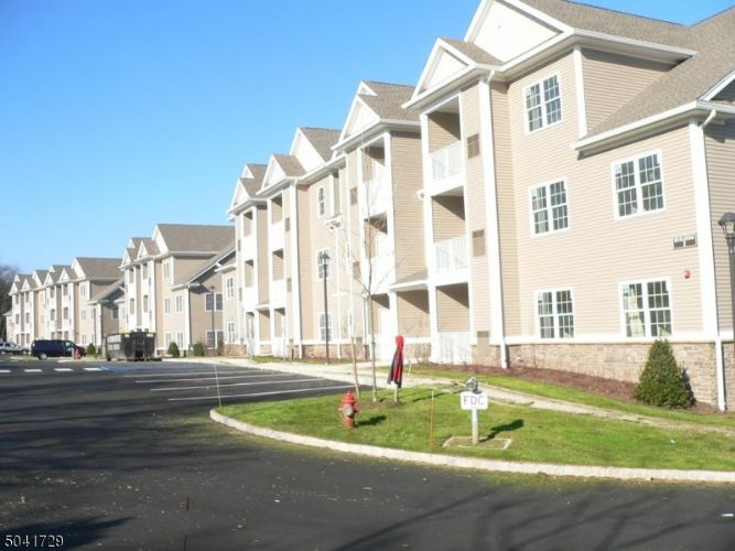 Foto del edificio - 12 Park Dr