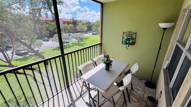Foto del edificio - 601 SW 142nd Ave