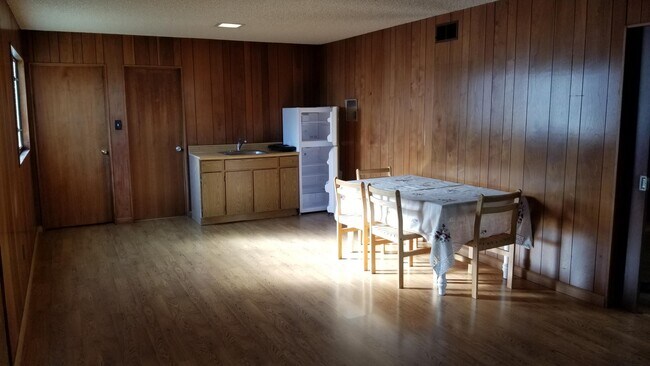 Building Photo - 30 Manor Ct