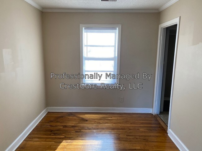 Building Photo - 4703 Bowen Ave