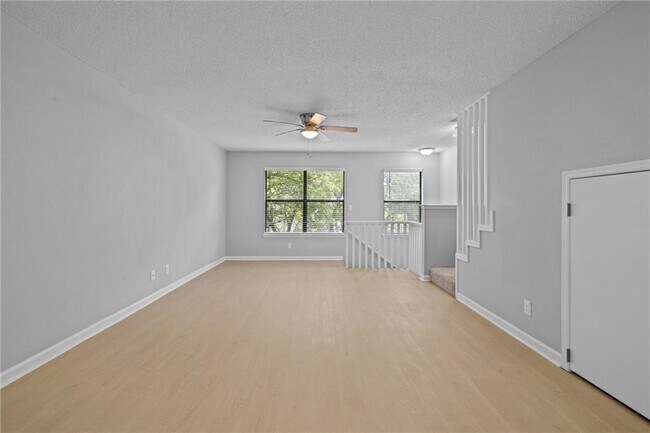 Foto del edificio - 1373 E Sequoyah Ct