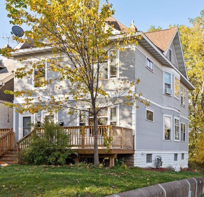 Building Photo - 1077 Desoto St