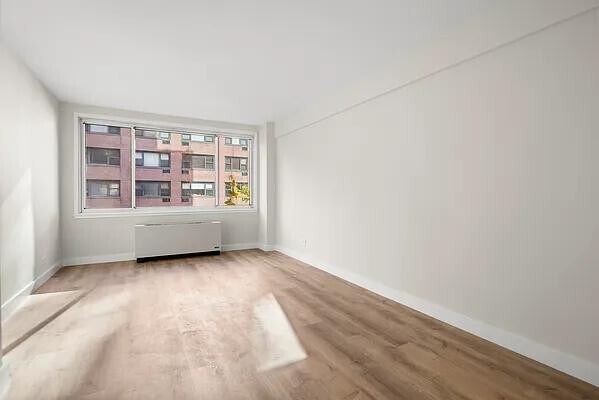 Foto del edificio - 340 E 51st St