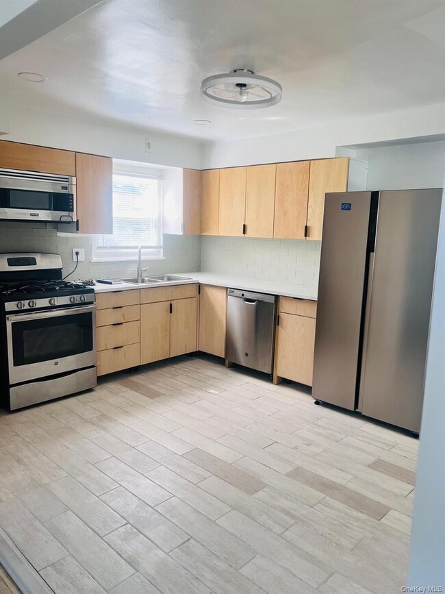 Building Photo - 25-40 Far Rockaway Blvd