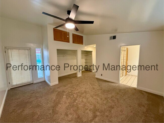 Foto del edificio - 11906 Christy Ave