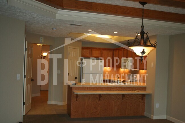 Building Photo - Lake Front! 2 Bedroom Condo in Hollister