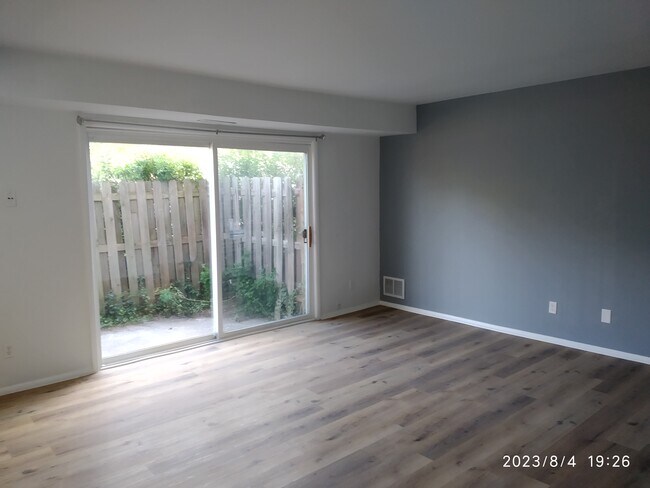 Foto del edificio - 3601 Kenbrooke Ct