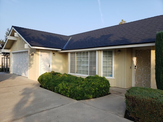 Front - 4589 E Alamos Ave