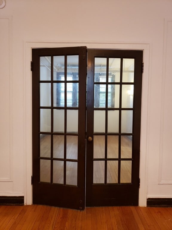 Building Photo - 1613 W Thome Ave