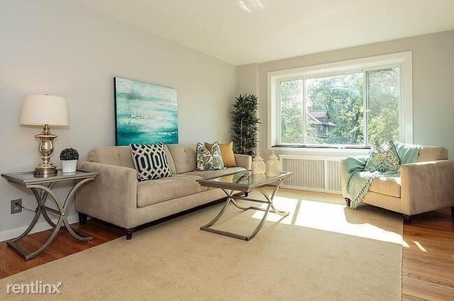 Foto del edificio - 1 br, 1 bath Apartment - 125 Pleasant St
