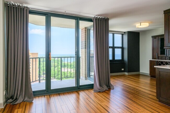 Foto del edificio - 3660 N Lake Shore Dr