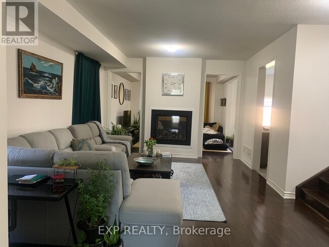 Building Photo - 253 Fleetwood Dr
