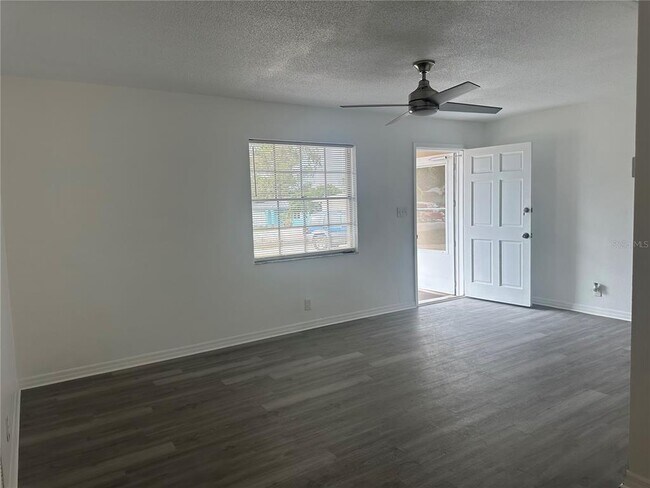 Foto del edificio - 2075 Plateau Rd