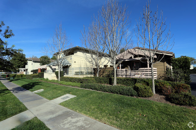 Foto del edificio - Bowen Court Senior Community