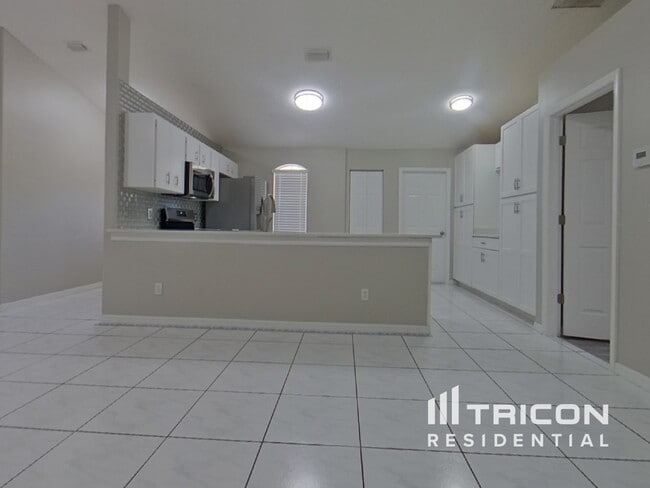 Building Photo - 3044 Juniper Dr