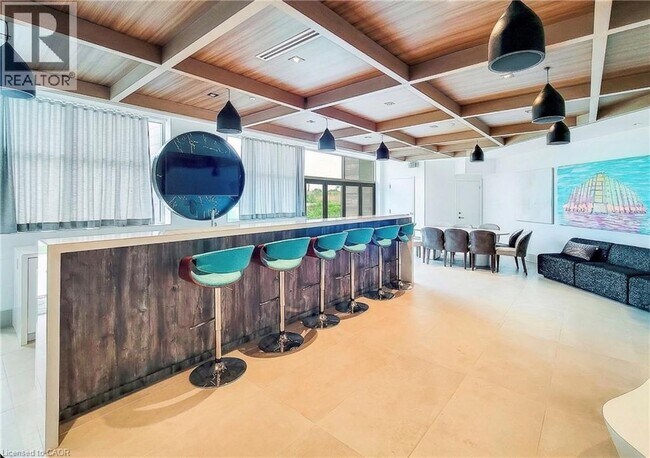 Photo du bâtiment - 417 N Service Rd