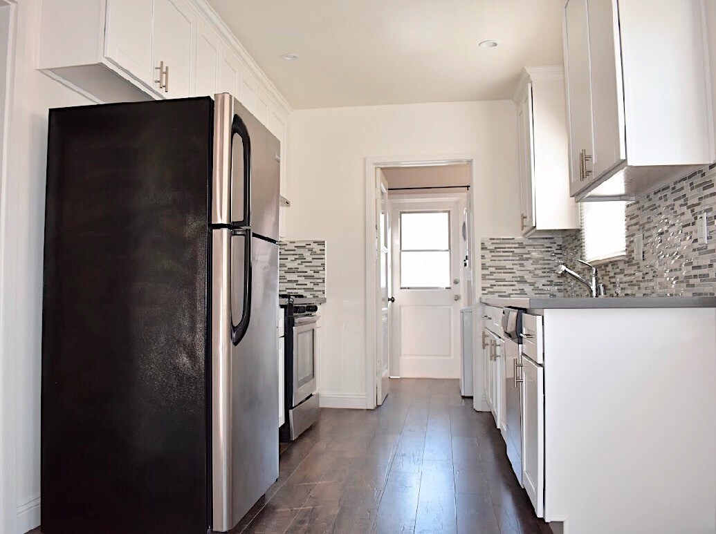 Foto principal - 824 W Glenoaks Blvd