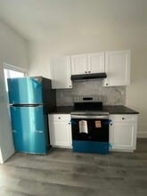 Building Photo - 25 Riverview Pl