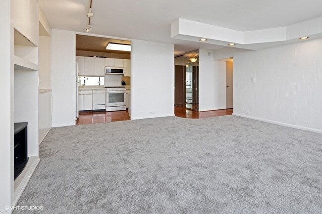 Foto del edificio - 2800 N Lake Shore Dr