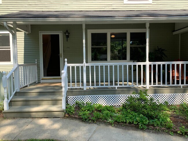 Foto del edificio - 6 Oakwood Ln