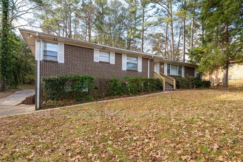 Foto principal - 1216 Huffman Rd