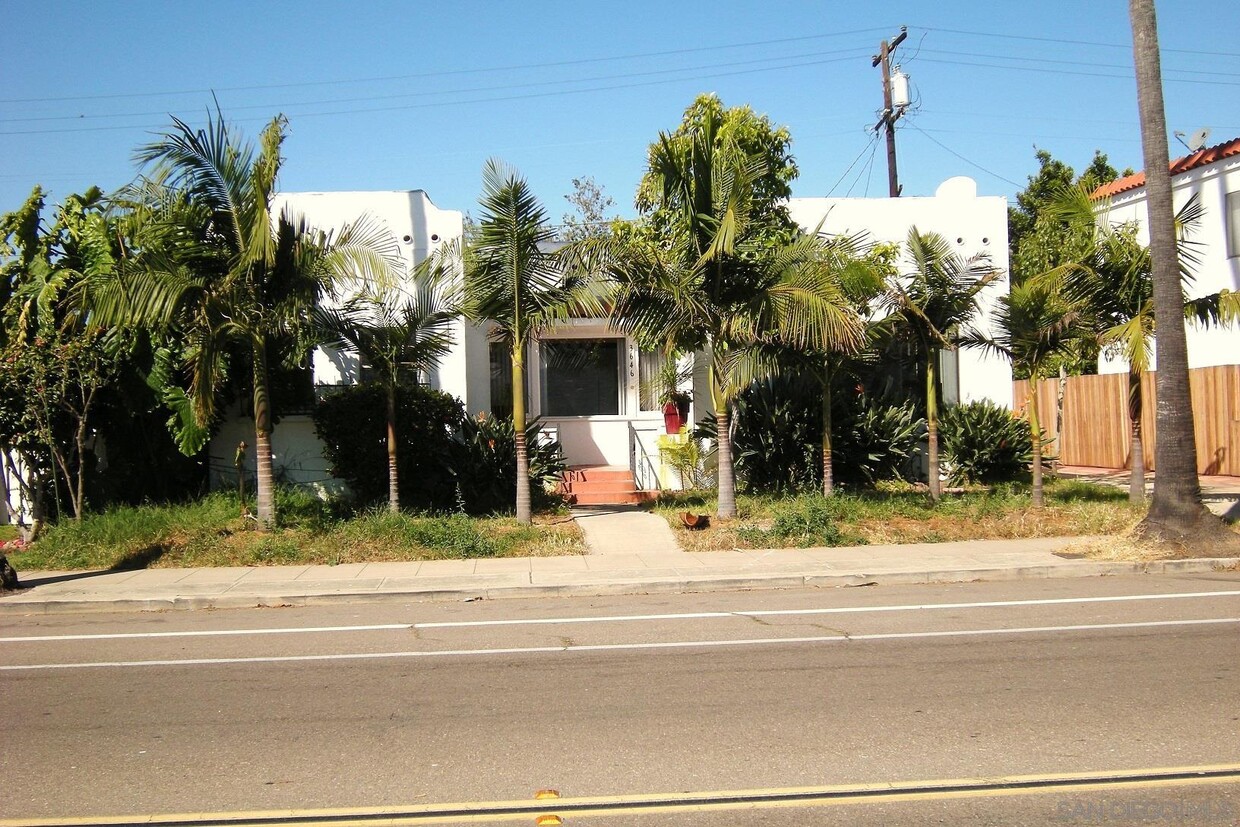 Primary Photo - 3646 Crown Point Dr