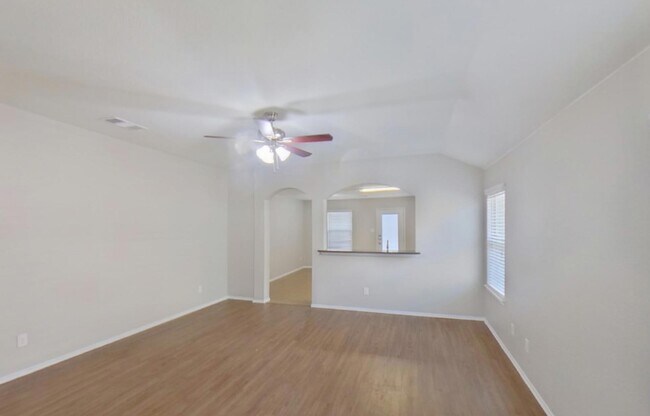 Foto del edificio - MOVE IN READY