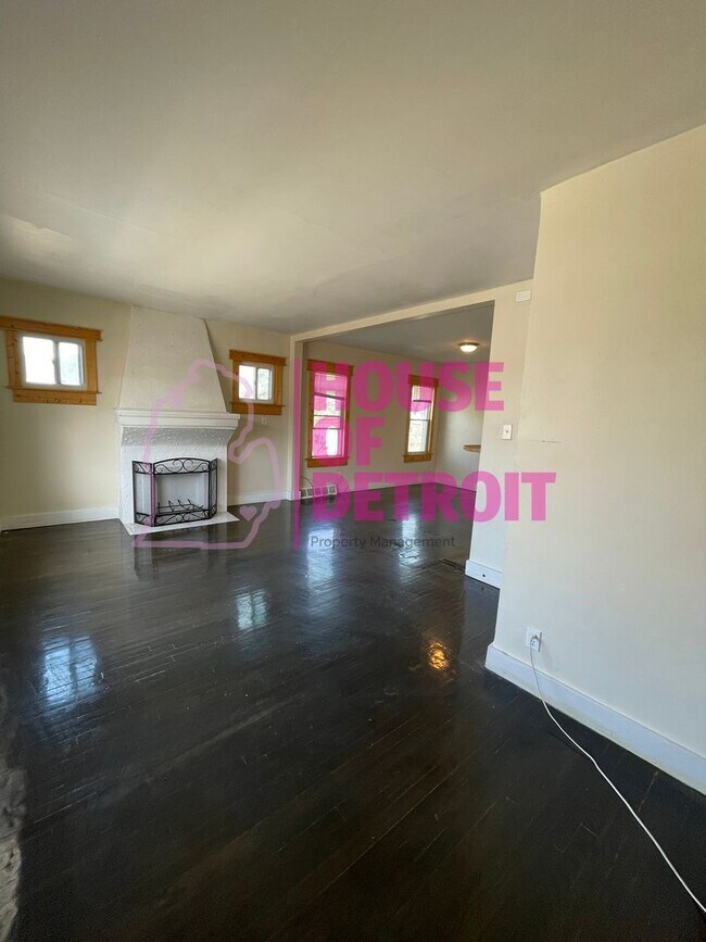 Foto del edificio - 16618 Woodingham Dr