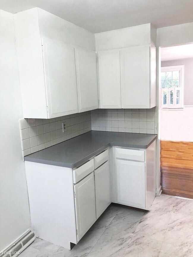 Building Photo - 3 br, 1.5 bath House - 226 Clearfield Dr