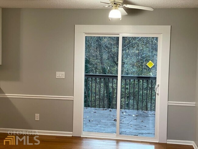 Foto del edificio - 4288 Trotters Ln