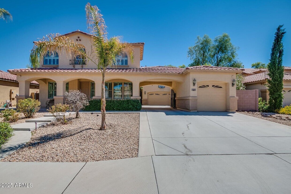 Foto principal - 835 W Whitten St