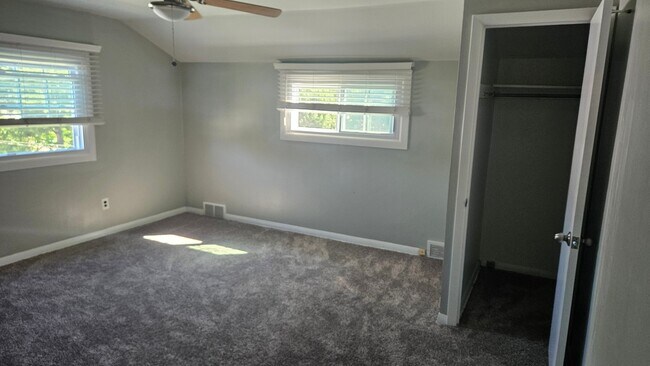 Foto del edificio - 248 Strawberry Ln