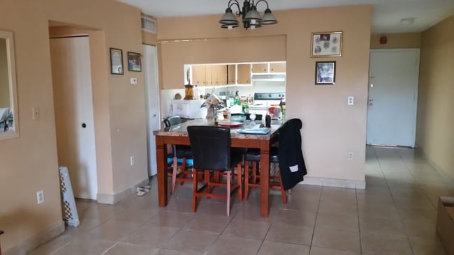 Foto del edificio - 1990 W 56th St