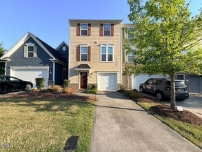 Building Photo - 112 Brier Summit Pl