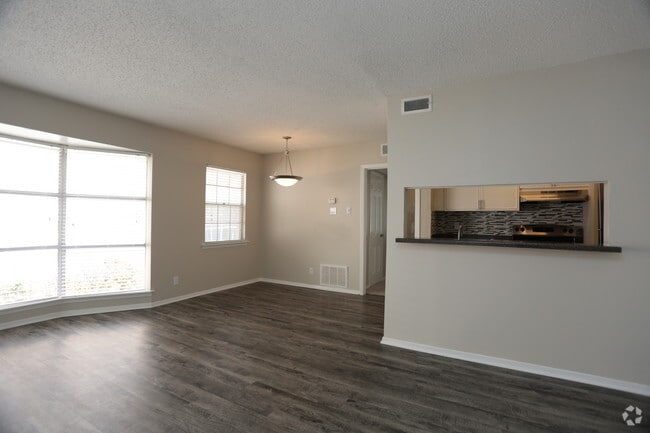 663 sq.ft. 1 bed/1 bath - Landmark at Alamo Heights