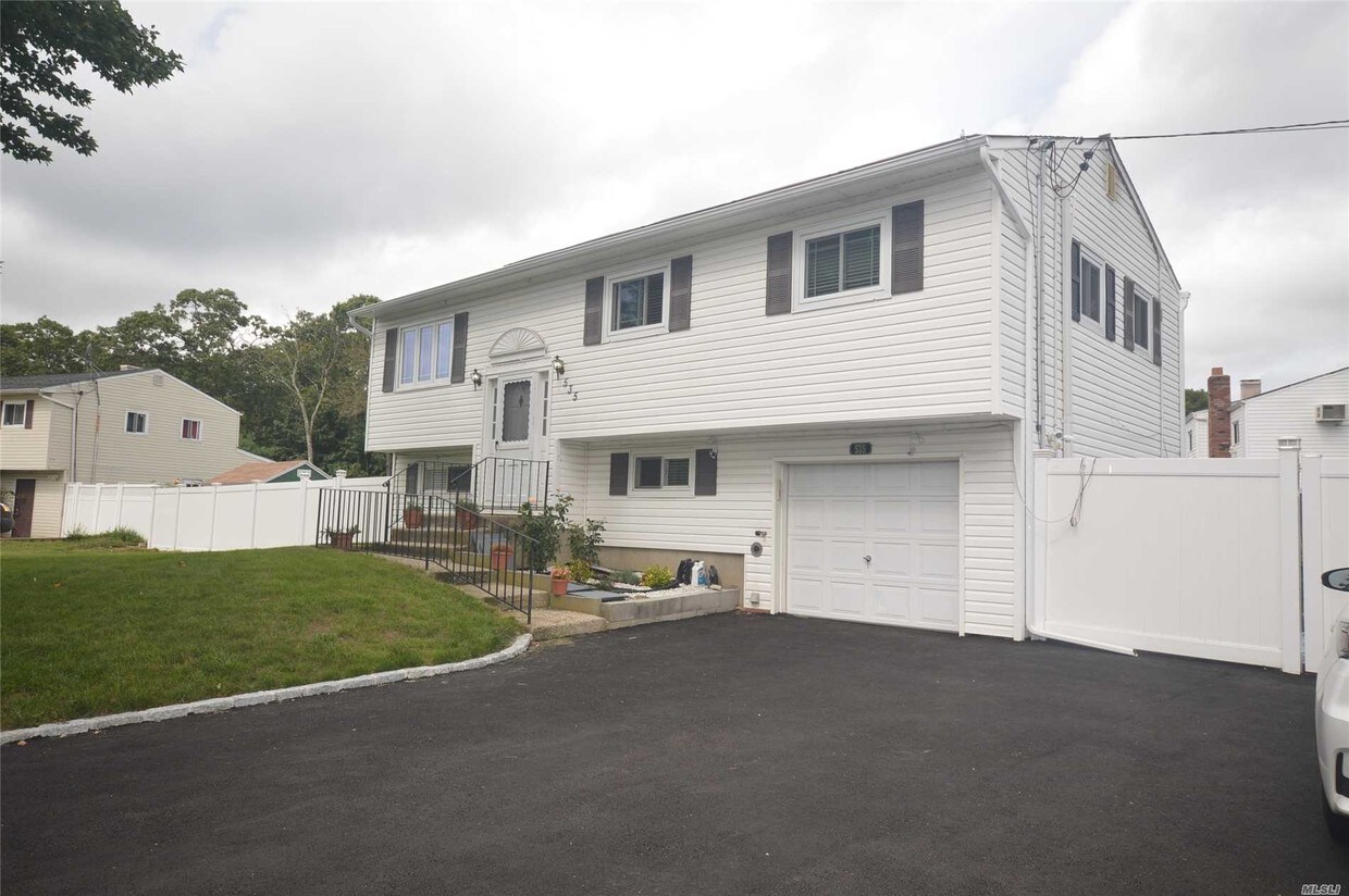 Foto principal - 535 Hawkins Rd