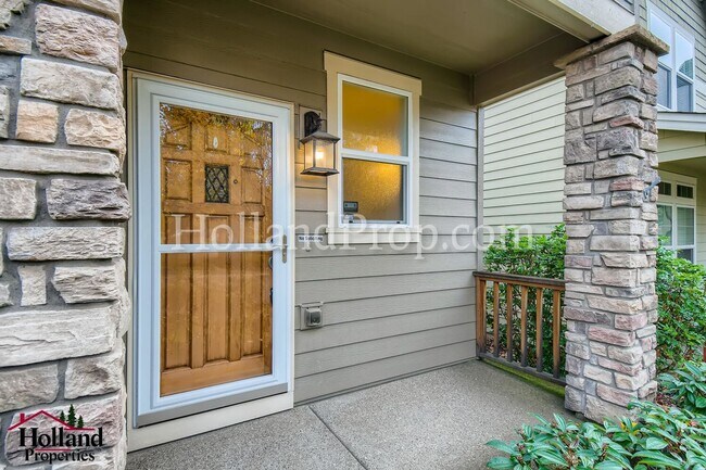 Building Photo - ** Now Available! ** Gorgeous Pet-Friendly...