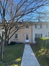 Building Photo - 5352 Fallriver Row Ct