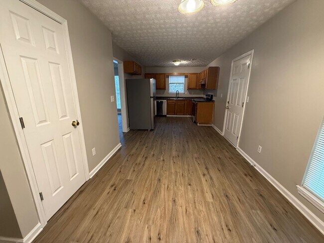 Building Photo - 9118 Dorsey Rd