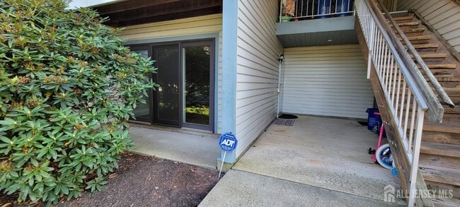 Building Photo - 43 Crabapple Ln