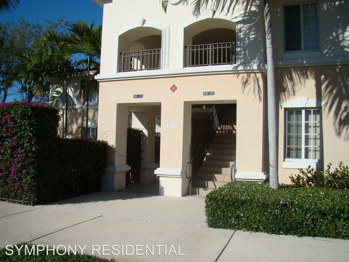Foto principal - 8703 W Sample Rd