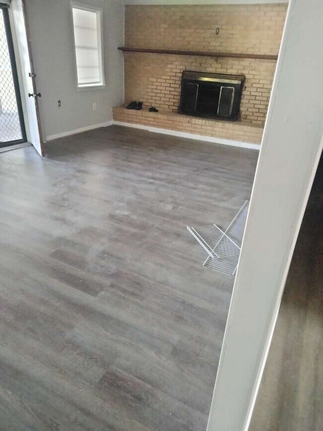 Foto del edificio - 1509 Wooten Rd