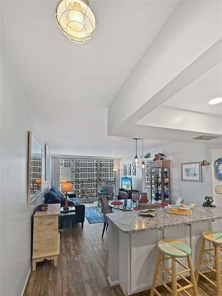 Foto del edificio - 525 N Ocean Blvd