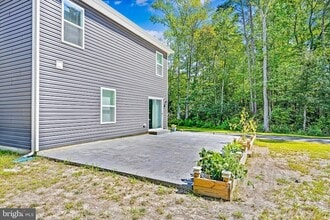 Building Photo - 459 Currant Cir