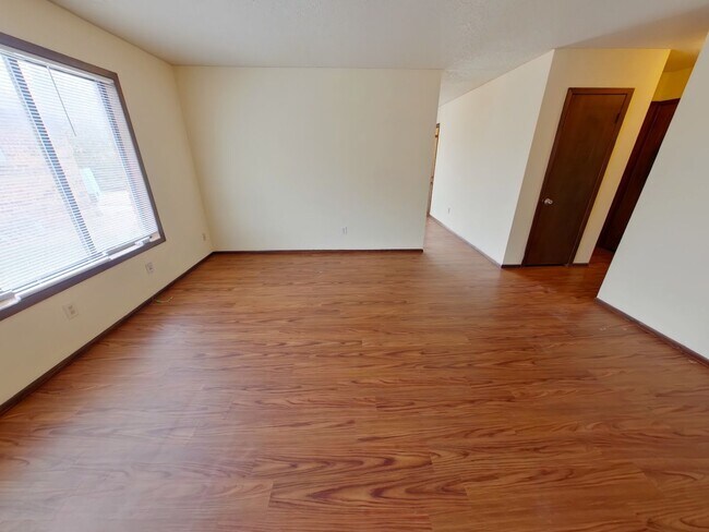 Foto del edificio - 616 Richmond N