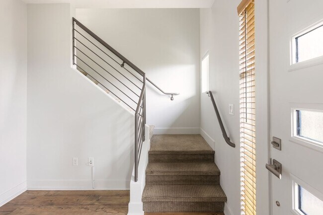 Foto del edificio - 2753 Waverly Dr