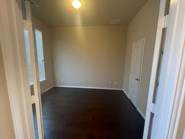 Foto del edificio - Beautiful Move-In Ready 4-Bedroom Home in Potranco Subdivision